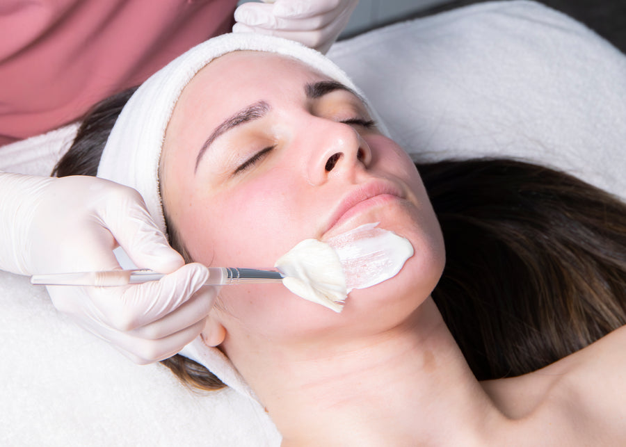 M.M. Essential Facial